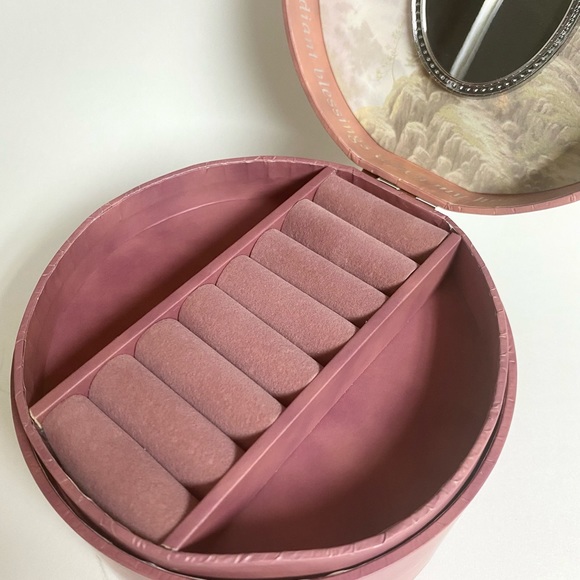 Thomas Kinkade musical jewelry box with mirror. Beautiful Mountaintop scene. - Picture 6 of 13